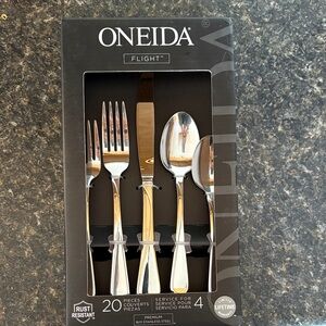 Oneida Flight Silver 20-Piece Flatware Set